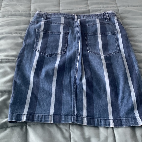 Maeve denim pencil skirt striped in 3 denim shades size 6 - Picture 4 of 4